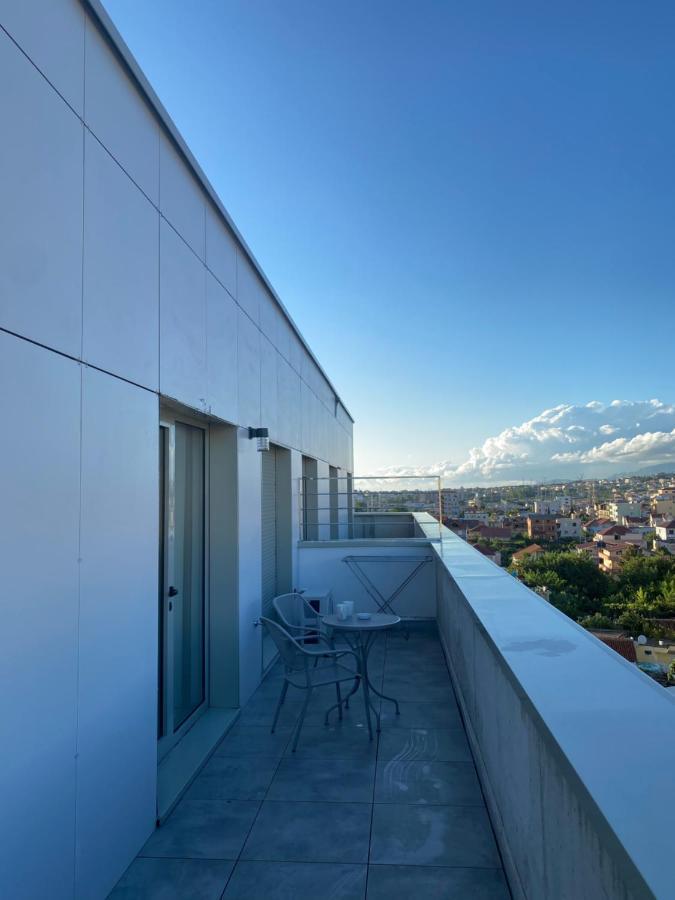 Bed and Breakfast Luxury Rooftop 23 Tirana Exterior foto