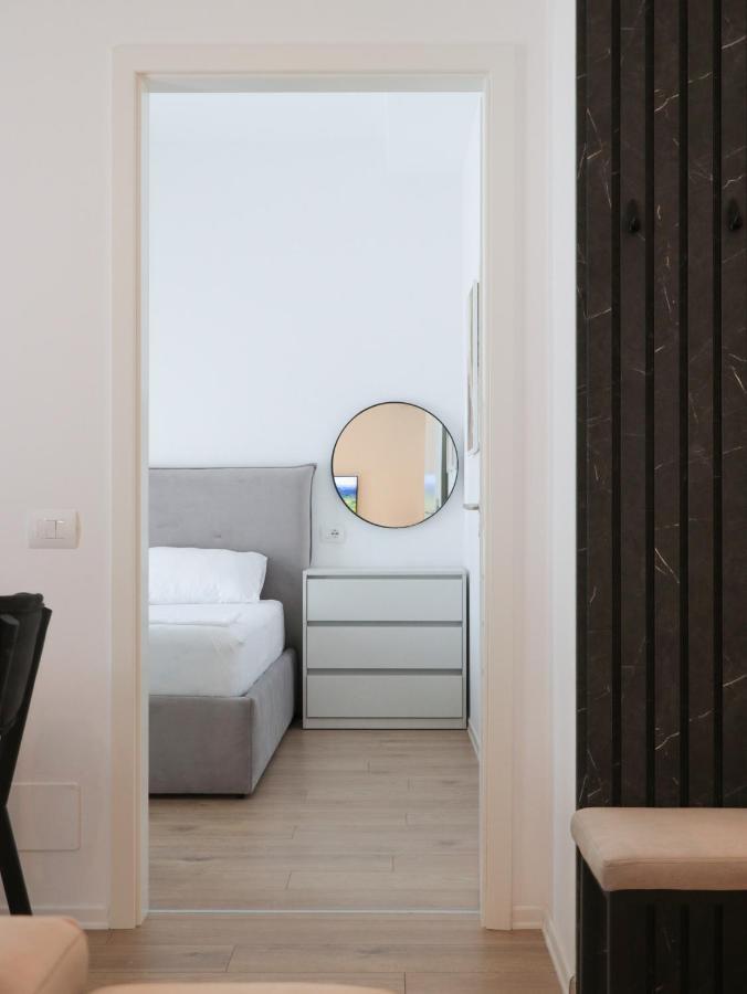 Bed and Breakfast Luxury Rooftop 23 Tirana Exterior foto