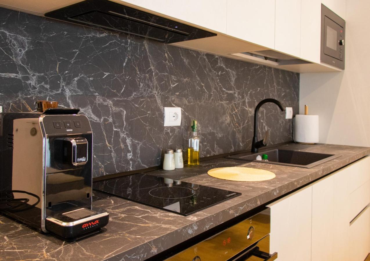 Bed and Breakfast Luxury Rooftop 23 Tirana Exterior foto