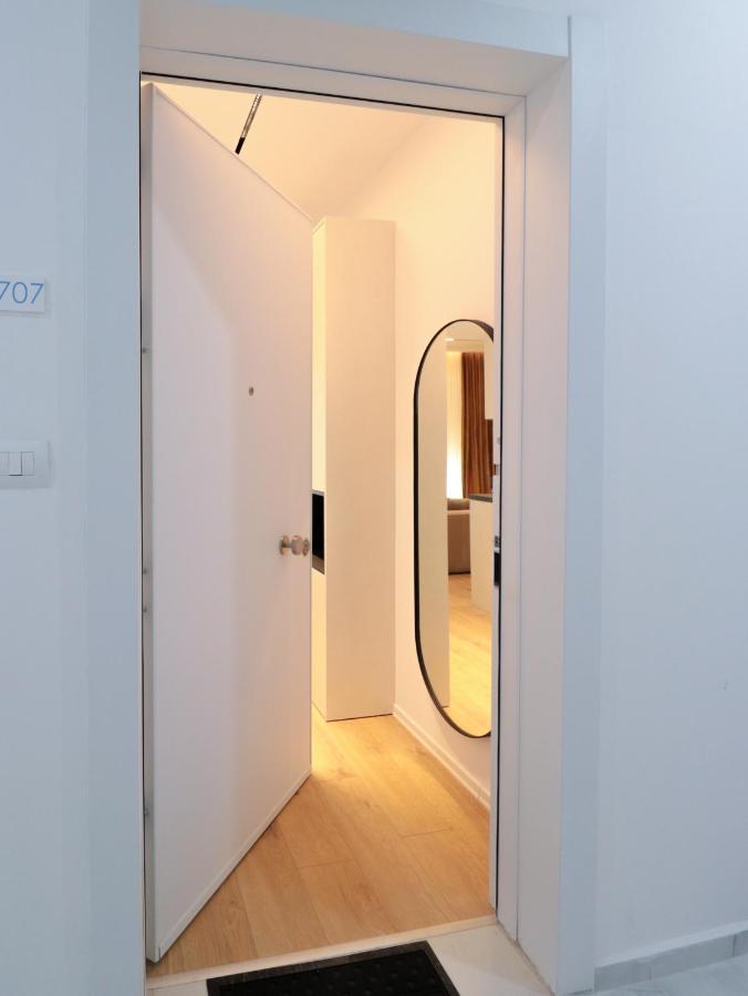 Bed and Breakfast Luxury Rooftop 23 Tirana Exterior foto