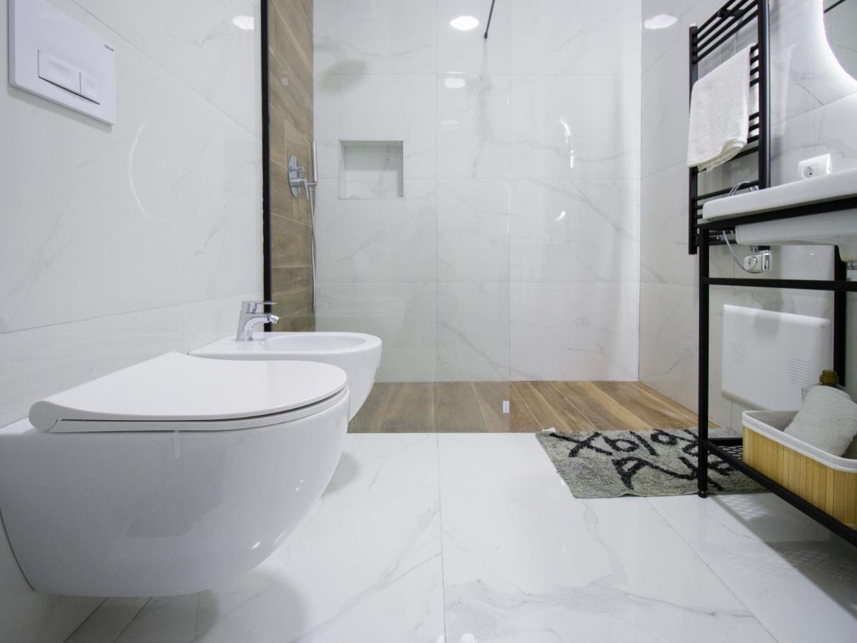 Bed and Breakfast Luxury Rooftop 23 Tirana Exterior foto