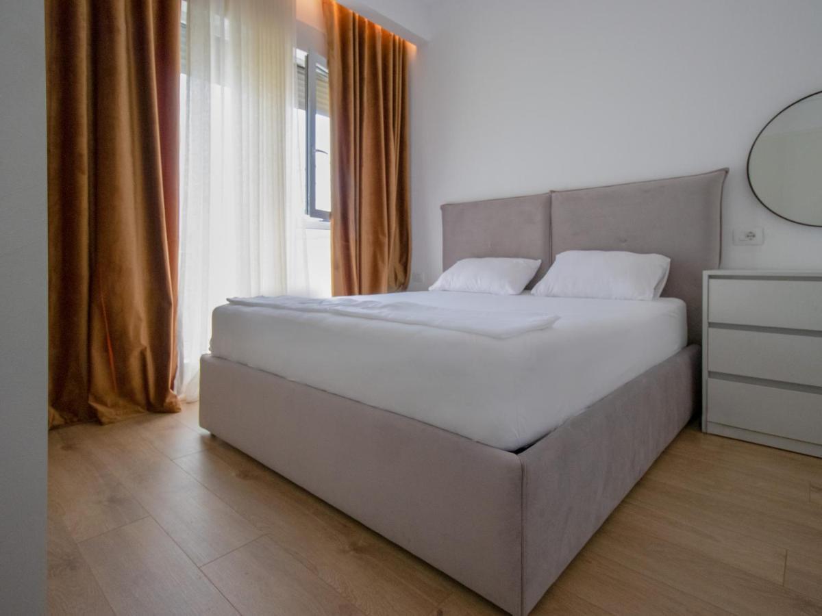 Bed and Breakfast Luxury Rooftop 23 Tirana Exterior foto