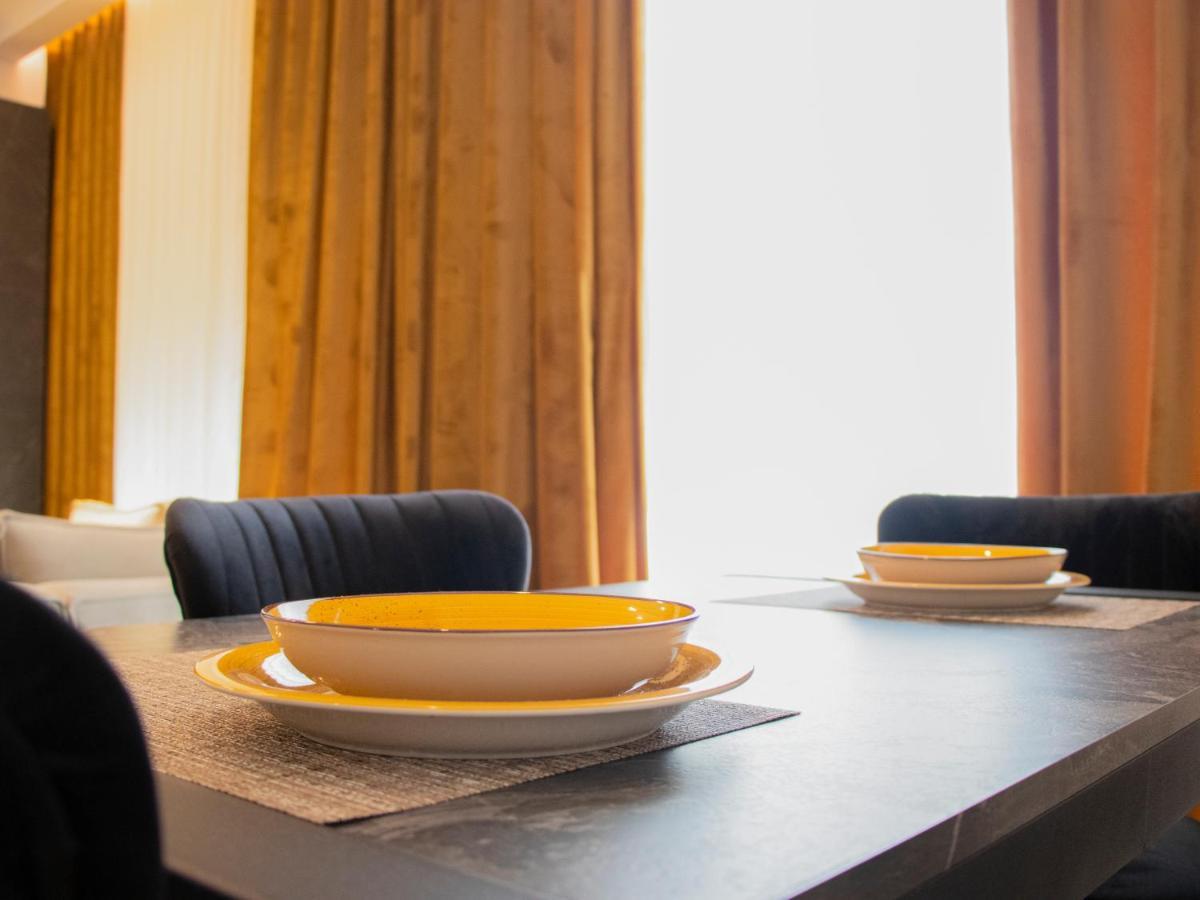Bed and Breakfast Luxury Rooftop 23 Tirana Exterior foto