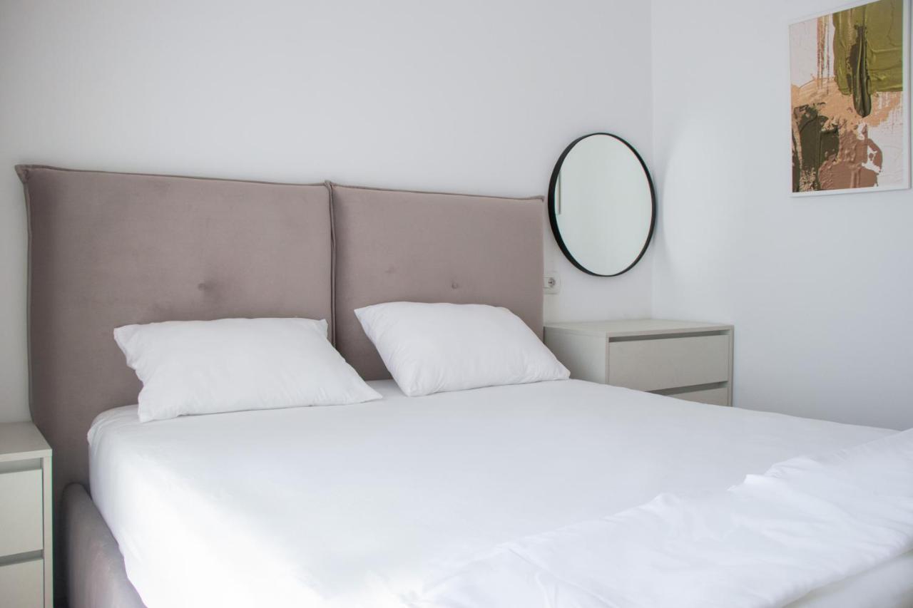 Bed and Breakfast Luxury Rooftop 23 Tirana Exterior foto
