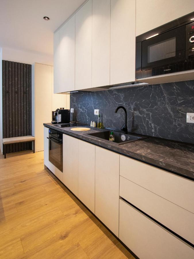 Bed and Breakfast Luxury Rooftop 23 Tirana Exterior foto